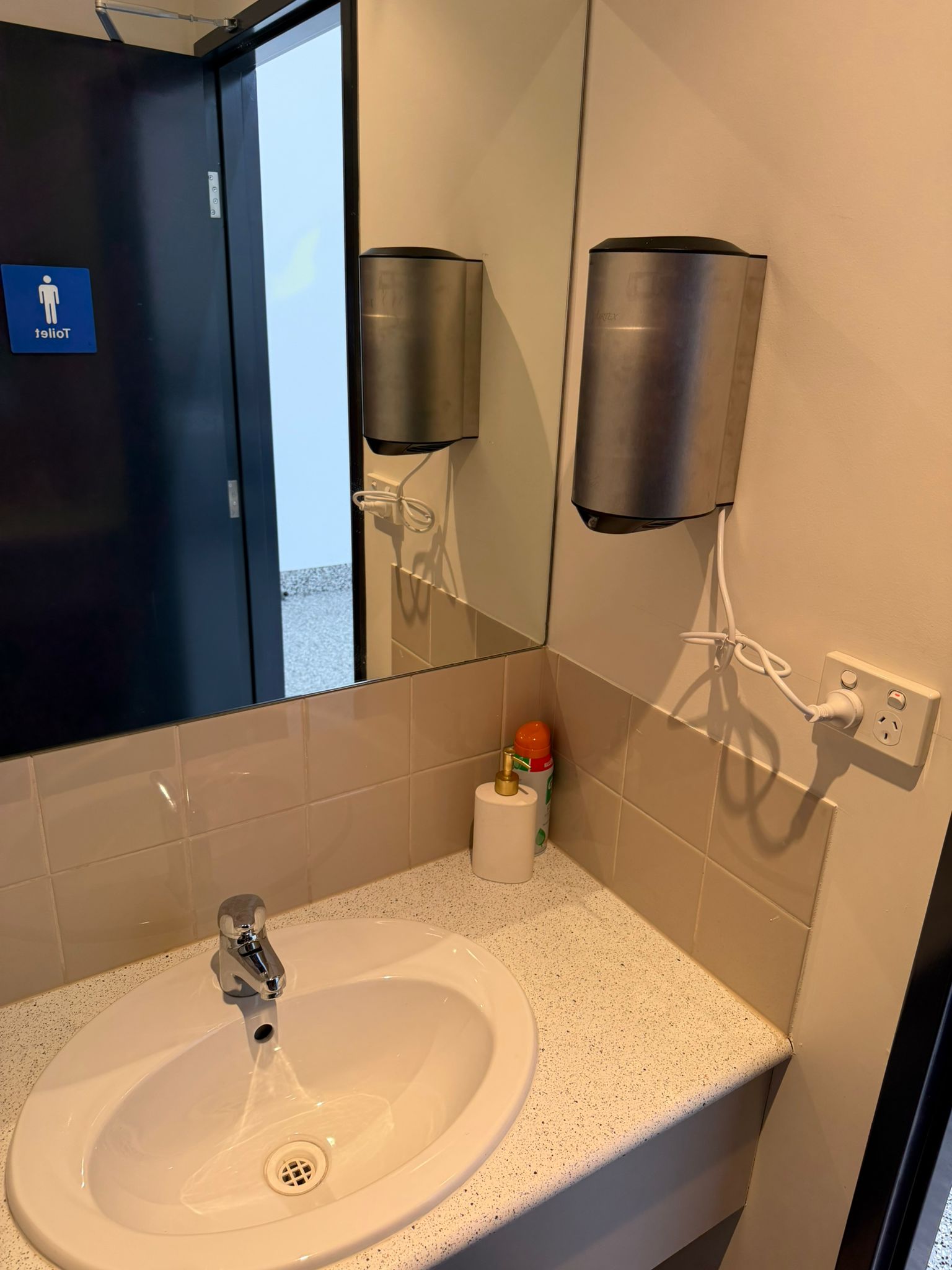 whatsapp image 2025 12 05 at 00.02.24